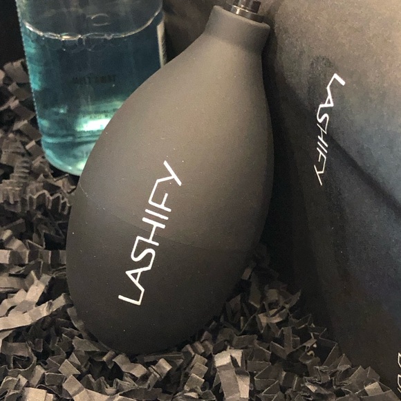 Lashify Luxe Kit - Picture 4 of 10